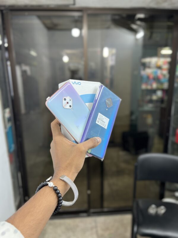 🔥 Vivo S1 Pro
8GB RAM | AMOLED Display | In-Display Fingerprint 😍