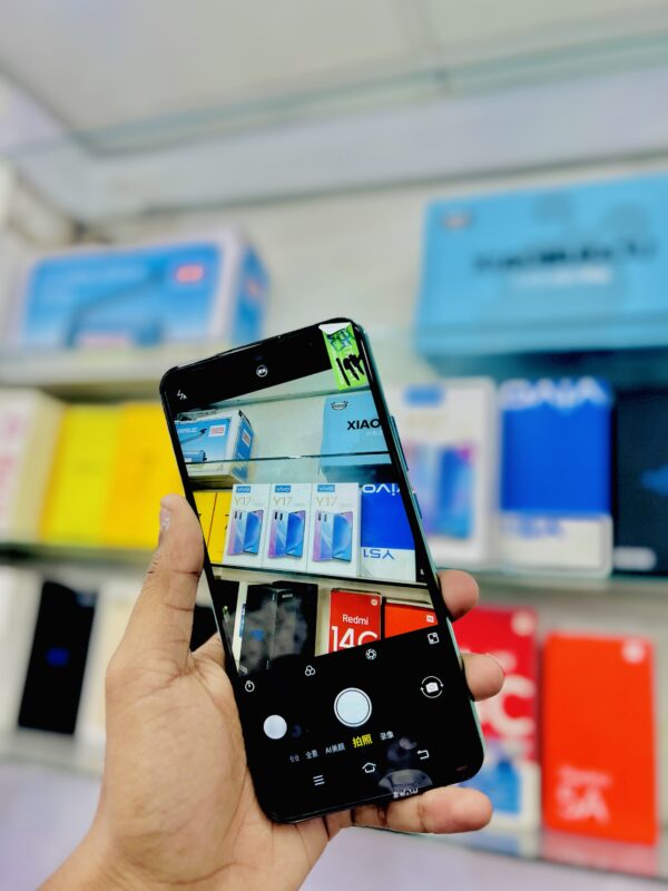 vivo Y17 (8/256 জিবি)