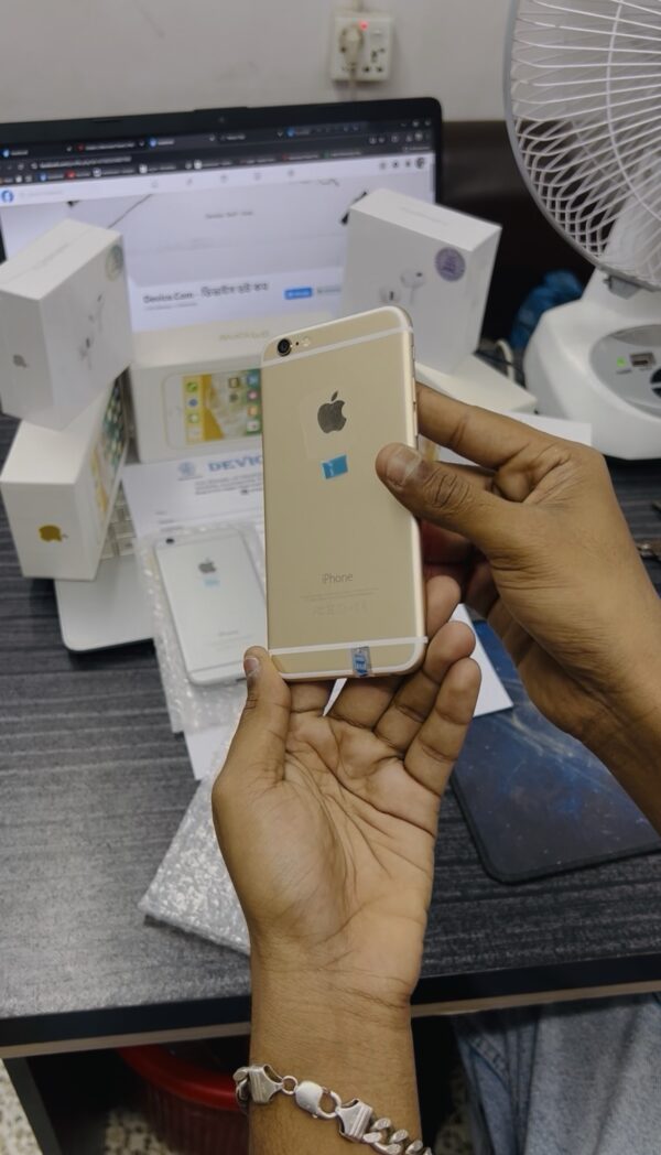 iPhone 6 📱
সাথে পাচ্ছেন AirPods একদম ফ্রি 🎧
